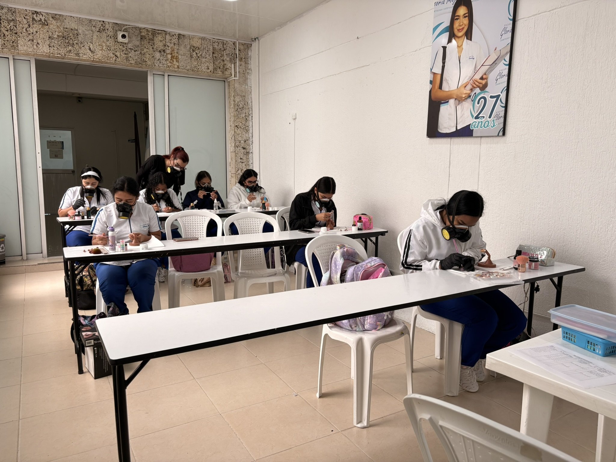 Aula de Manos y Pies – Gloria Mejía