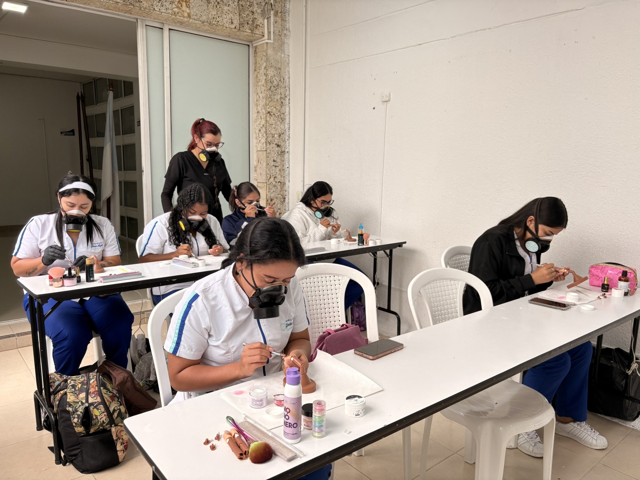 Práctica de manicure – Gloria Mejía
